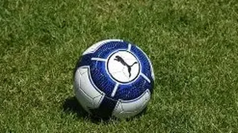 荷兰队史新篇章！范戴克队长荣耀登场，72战里程碑超越德波尔，成就传奇！